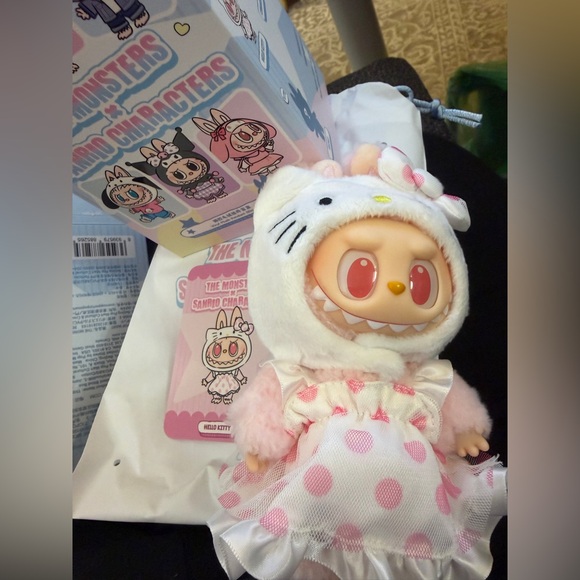 Labubu x Sanrio Characters Series vinyl plush dolls.. (HELLO KITTY) - Picture 5 of 9